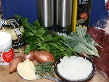 Rezept: Rinderfilet unter Schalotten-Kräuter-Kruste mit Cognac-Basilicum-Butter Bild Nr. 2 Rinderfilet unter Schalotten-Kräuter-Kruste mit Cognac-Basilicum-Butter - Rezept - Bild Nr. 2