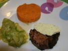 Rinderfilet unter Schalotten-Kräuter-Kruste mit Cognac-Basilicum-Butter - Rezept