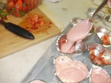 Muffin-Valentine Erdbeeren Kuchen  - Sehr schoen fuer Valentine - Rezept - Bild Nr. 3