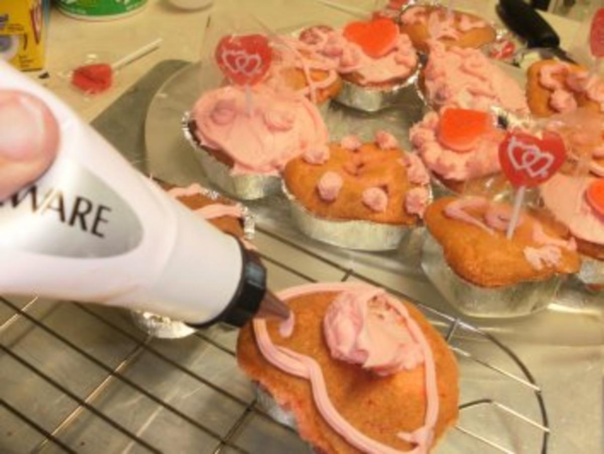 Muffin-Valentine Erdbeeren Kuchen  - Sehr schoen fuer Valentine - Rezept - Bild Nr. 4