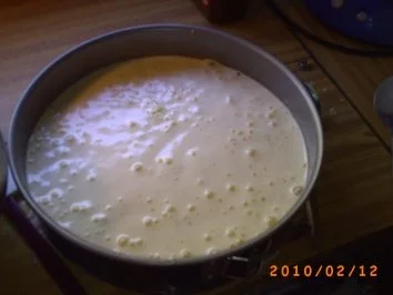 Torten: Meine Torte zum Valentinstag: Cappuccino-Eierlikörcreme-Torte mit viel Sahne und mit Liebe gemacht - Rezept - Bild Nr. 3