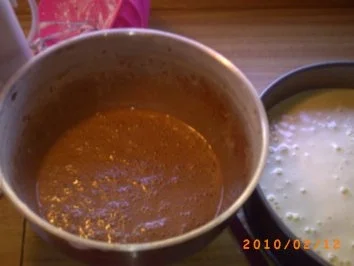 Torten: Meine Torte zum Valentinstag: Cappuccino-Eierlikörcreme-Torte mit viel Sahne und mit Liebe gemacht - Rezept - Bild Nr. 4