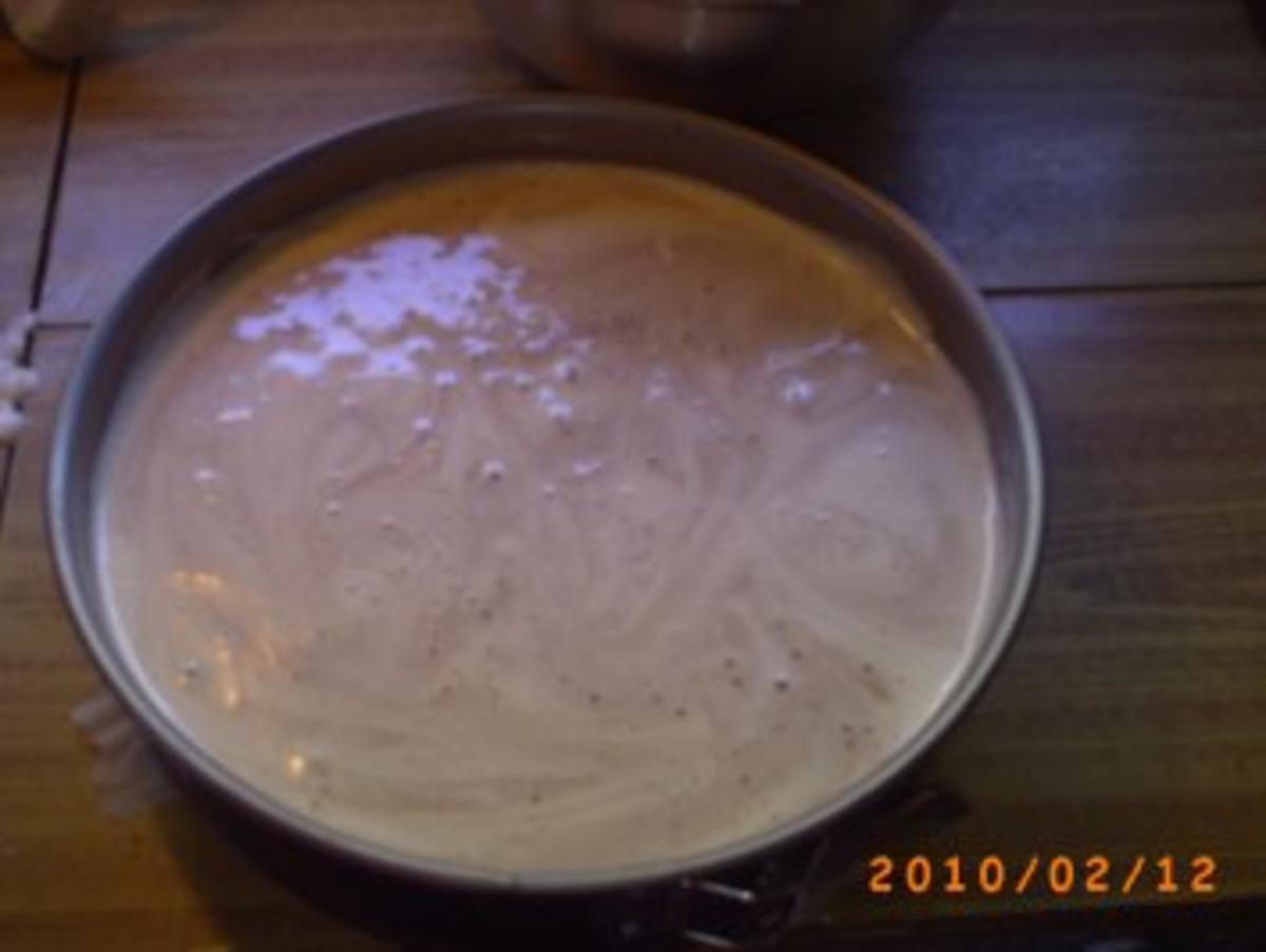 Torten: Meine Torte zum Valentinstag: Cappuccino-Eierlikörcreme-Torte mit viel Sahne und mit Liebe gemacht - Rezept - Bild Nr. 5