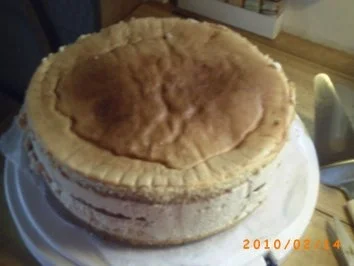 Torten: Meine Torte zum Valentinstag: Cappuccino-Eierlikörcreme-Torte mit viel Sahne und mit Liebe gemacht - Rezept - Bild Nr. 7