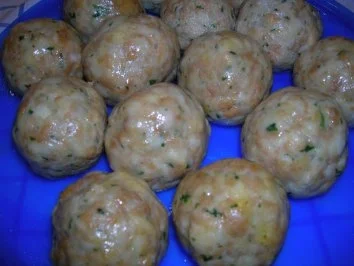 Rezept: Semmelknödel Bild Nr. 6 Semmelknödel - Rezept - Bild Nr. 6