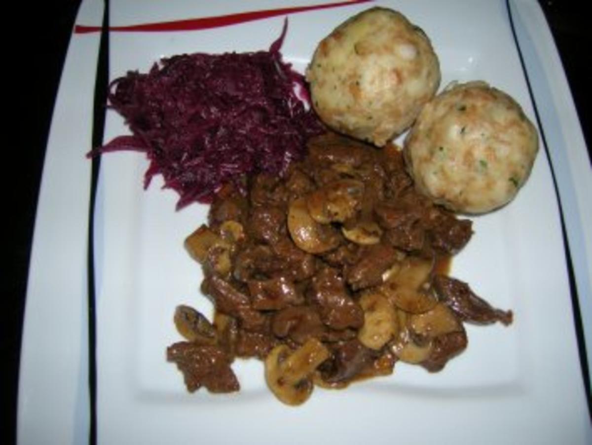 Rehgulasch Mit Rehgulasch Und Speckwurfel Rezept Mit Bild Kochbar De