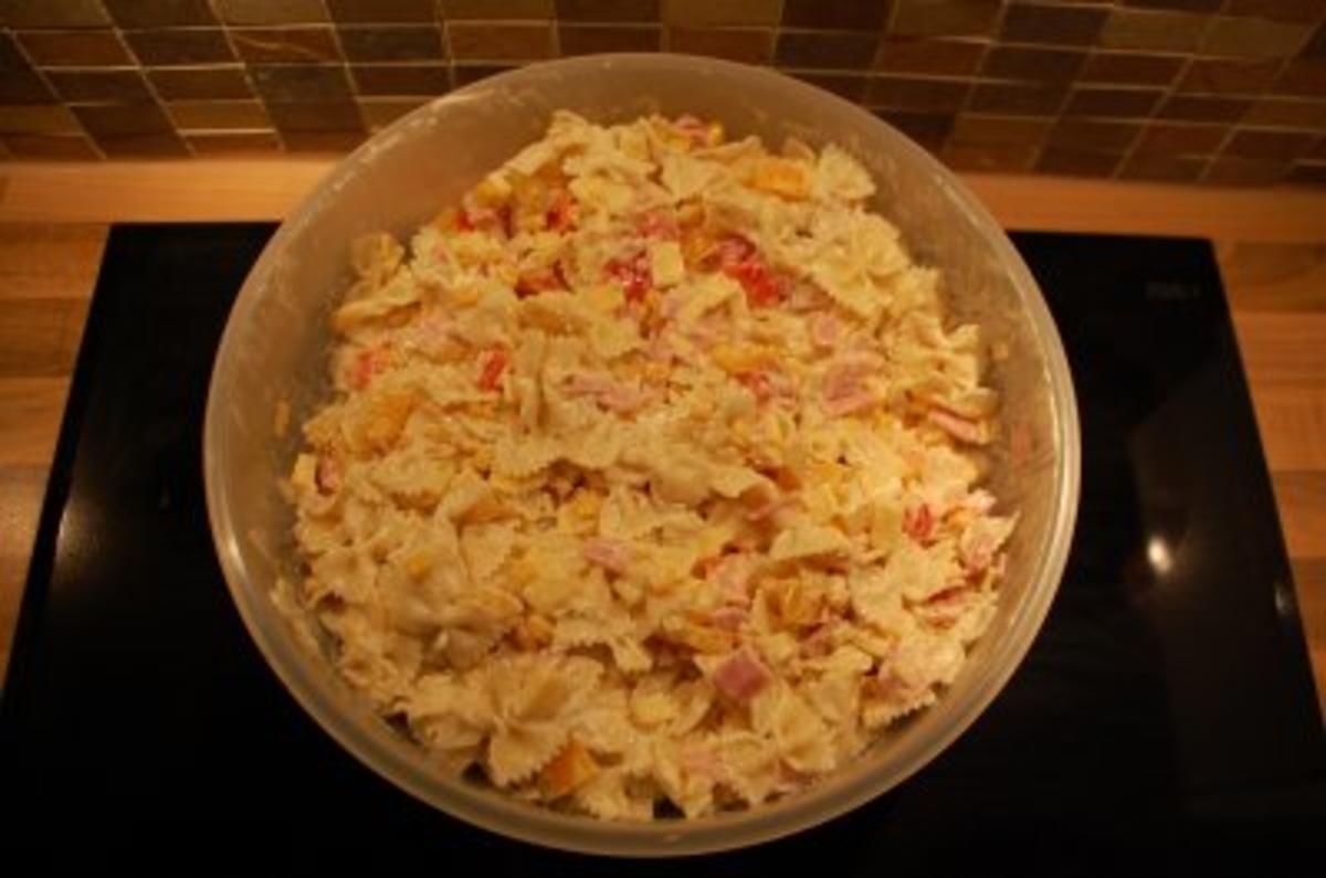 Nudelsalat mit Käse und Schinken - Rezept - Bild Nr. 2