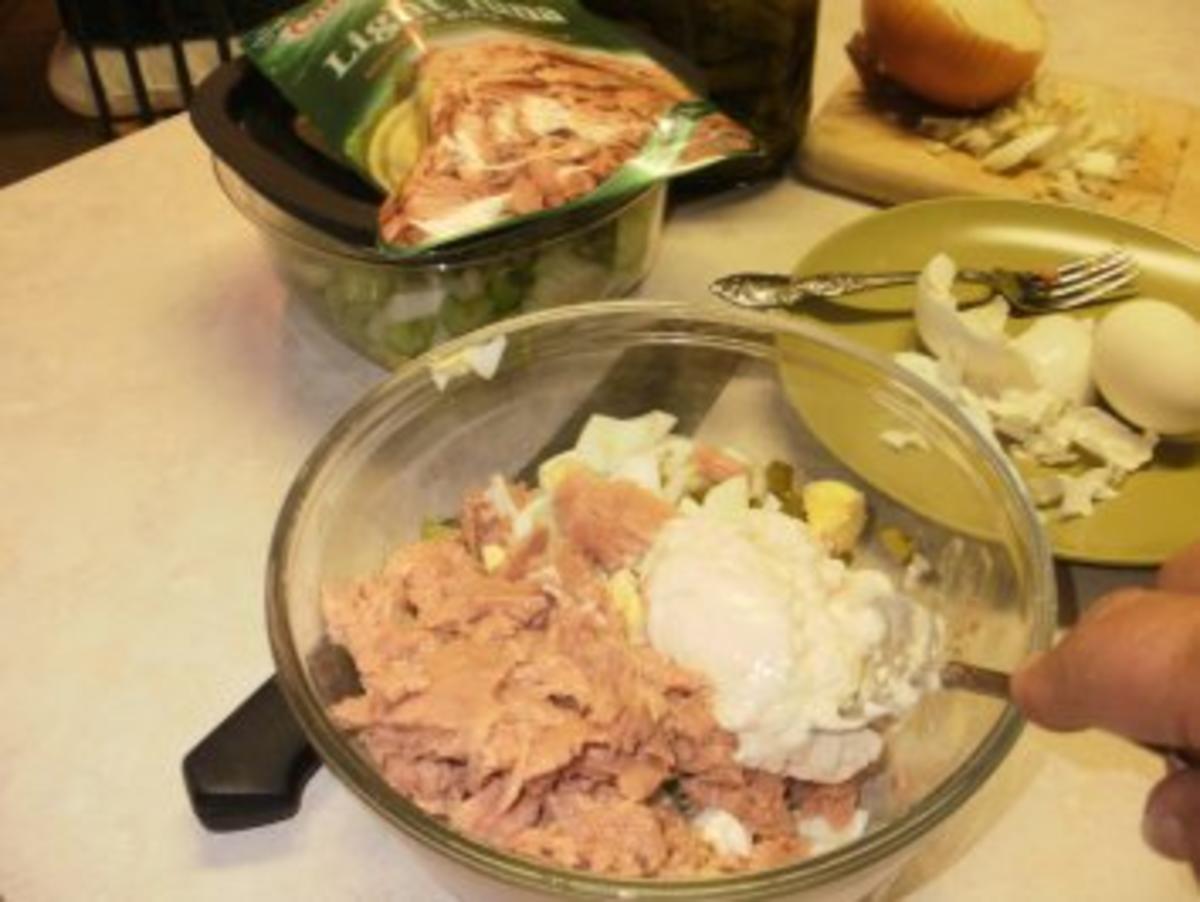 Fisch- Thunfisch Salat -  fettarm, einfach und schnell - Amerikanisches Grundgesetz - Rezept - Bild Nr. 2