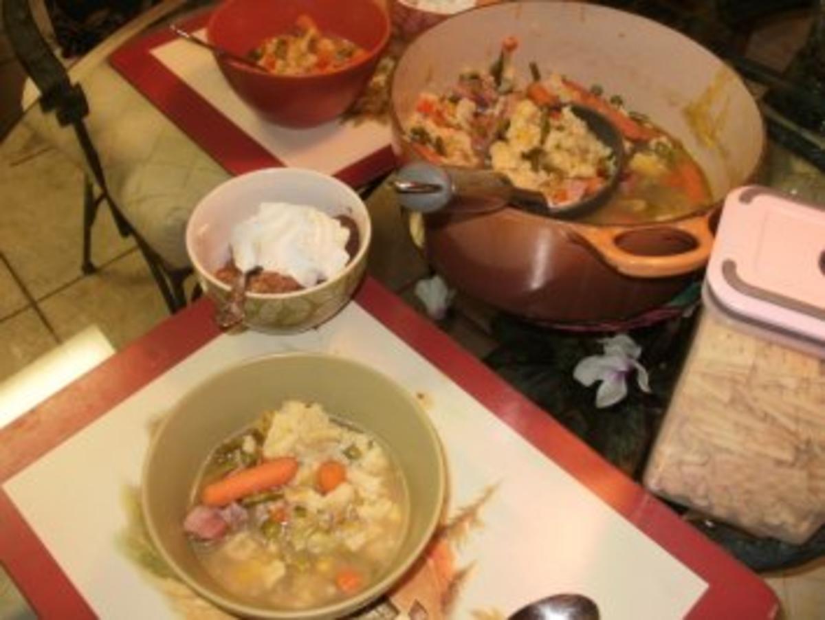 Bilder für Suppe - Spargel, Gemuese und Spaetzle, Huenersuppe selbst gemacht - mit Spaetzel, Schinken oder Huehnerfleisch mit Gemuese - Rezept