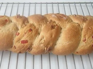 Rezept: Paprika-Dinkel-Walnuss-Zopf Bild Nr. 4 Paprika-Dinkel-Walnuss-Zopf - Rezept - Bild Nr. 4