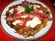 Rösti mit Schmelzkäse, Frühstückspeck u. Tomaten - Rezept