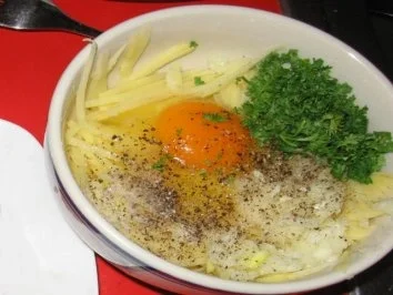 Rösti mit Schmelzkäse, Frühstückspeck u. Tomaten - Rezept - Bild Nr. 2