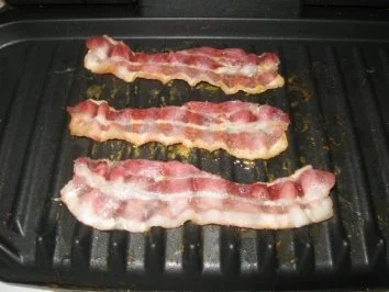 Rösti mit Schmelzkäse, Frühstückspeck u. Tomaten - Rezept - Bild Nr. 6