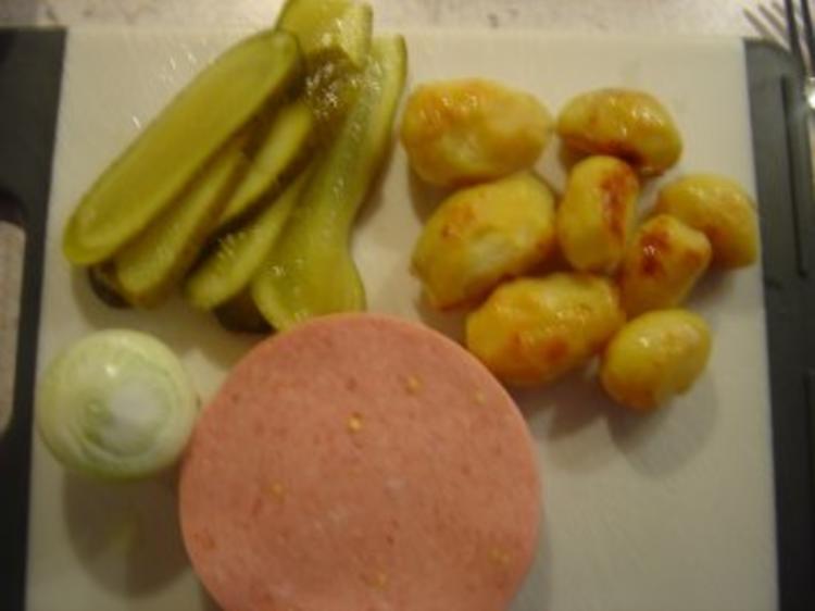 Kartoffel-Wurst-Salat ohne Mayonnaise - Rezept - kochbar.de