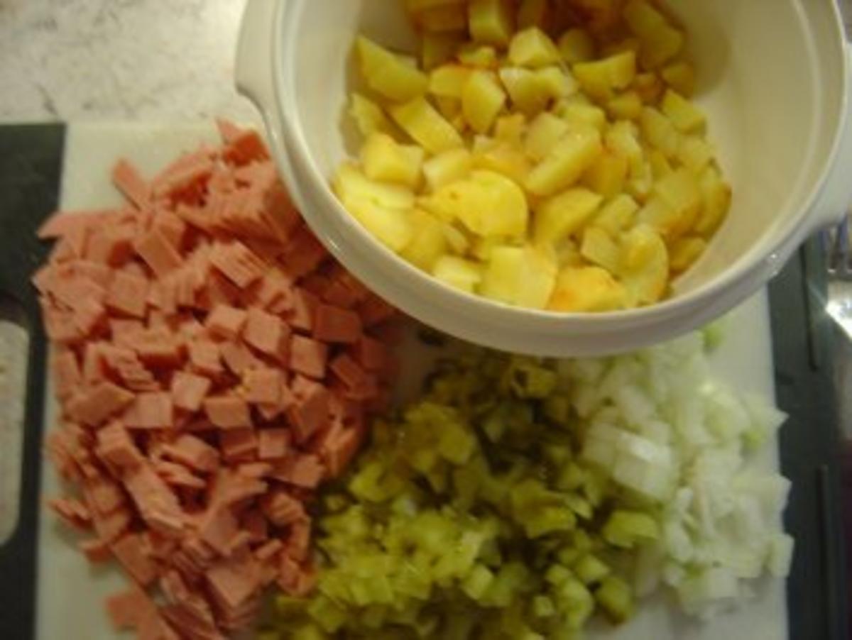 Kartoffel-Wurst-Salat ohne Mayonnaise - Rezept - Bild Nr. 3