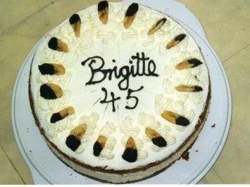 Käsesahne-Torte m Bananenchips - Rezept