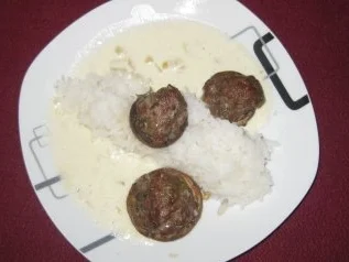 Rezept: Gefüllte Champignons in Sahne-Weißweinsoße Gefüllte Champignons in Sahne-Weißweinsoße - Rezept