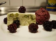 Rezept: Parfait mit Pistazien und Quittensirup Parfait mit Pistazien und Quittensirup - Rezept