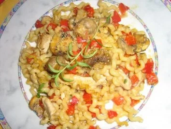 Rezept: Gratinierte Hähnchen-Nudeln Gratinierte Hähnchen-Nudeln - Rezept