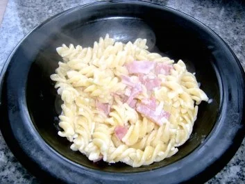 Nudeln: Knoblauch - Sahne Nudeln mit Schinken - Rezept - Bild Nr. 3