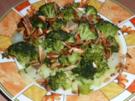 Salate:  Lauwarmer Broccolisalat mit gerösteten Mandeln - Rezept