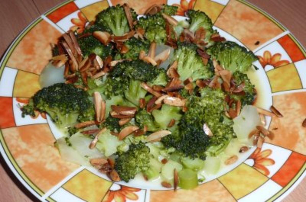 Salate: Lauwarmer Broccolisalat mit gerösteten Mandeln - Rezept Von
Einsendungen Willmei