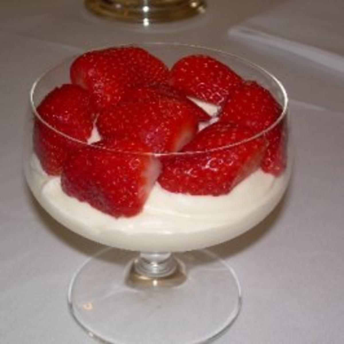 ♥ Weiße Schokoladencreme mit Erdbeeren♥ - Rezept - kochbar.de