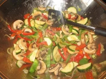 Gemüse-Wok mit Garnelen - Rezept - Bild Nr. 10