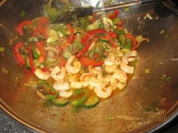 Gemüse-Wok mit Garnelen - Rezept - Bild Nr. 13