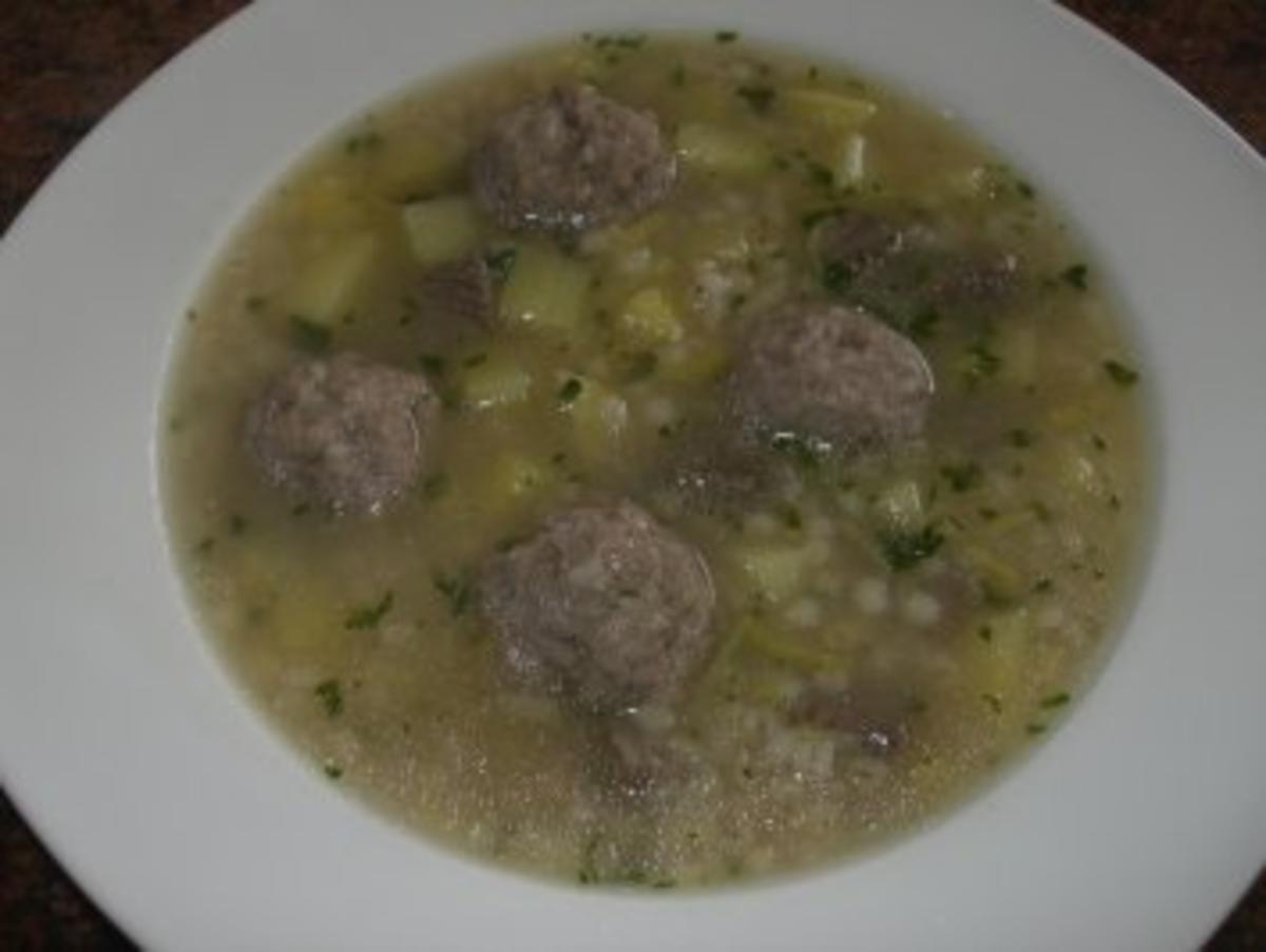 Suppe:  GRAUPENSUPPE .... mit Mettbällchen - Rezept