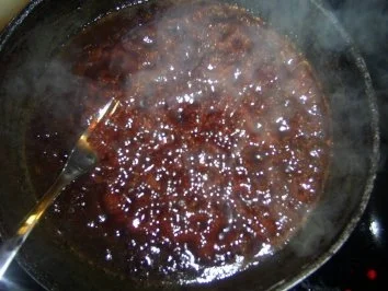 Entenbrust mit Preiselbeersoße an geschmortem Chicoree mit gefüllten Klösen - Rezept - Bild Nr. 8