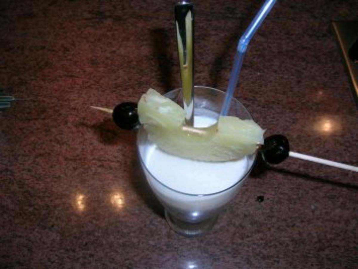 Pina Colada - ein superleckerer Drink  (Einstimmung auf ein G.....mahl) - Rezept - Bild Nr. 2