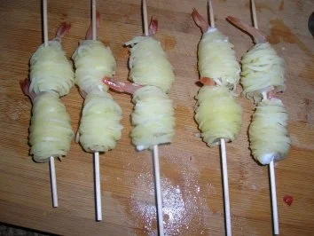 Garnelen im Kartoffelmäntelchen mit grünem Spargel + Tomaten Salsa  (Vorspeise zum G....mahl) - Rezept - Bild Nr. 3