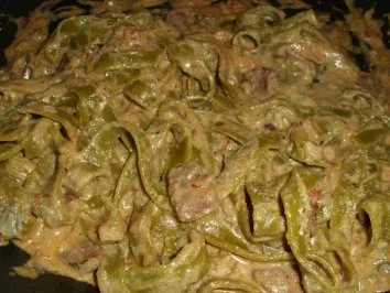 Rezept: Gorgonzola-Lamm mit grünen Bandnudeln Bild Nr. 4 Gorgonzola-Lamm mit grünen Bandnudeln - Rezept - Bild Nr. 4