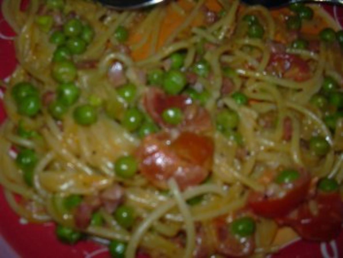 Spaghetti mit Hummersauce à la Convenience - geht natürlich auch mit Tortellini - Rezept - Bild Nr. 3