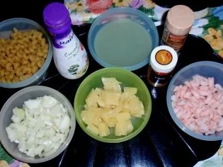 Nudeln tauchen in Tiefseegarnelen-Sahne-Ananas-Curry-Soße - Rezept - Bild Nr. 2
