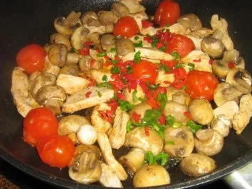 Chili-Hähnchentopf mit Gemüse und Penne - Rezept - Bild Nr. 4