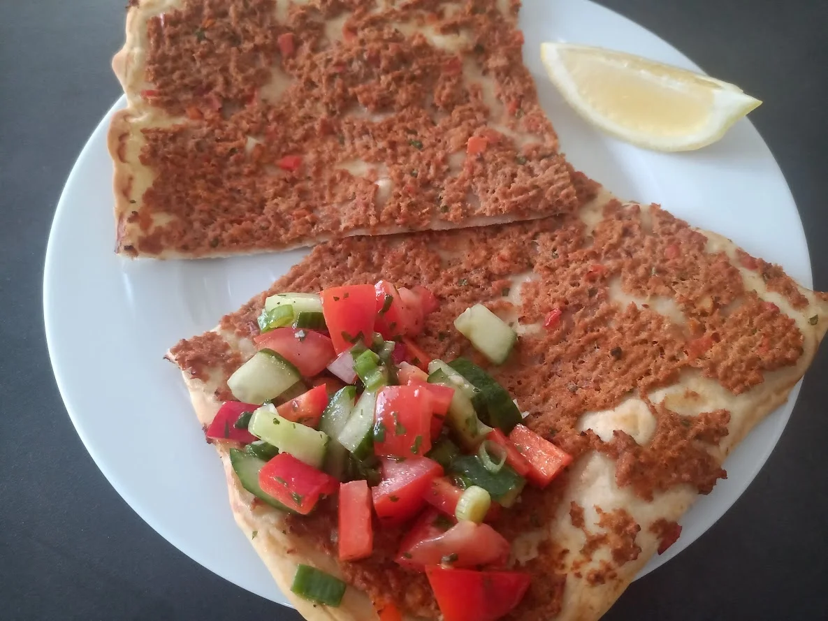 Rezept: Türkische Pizza Lahmacun Bild Nr. 8 Türkische Pizza Lahmacun - Rezept - Bild Nr. 8