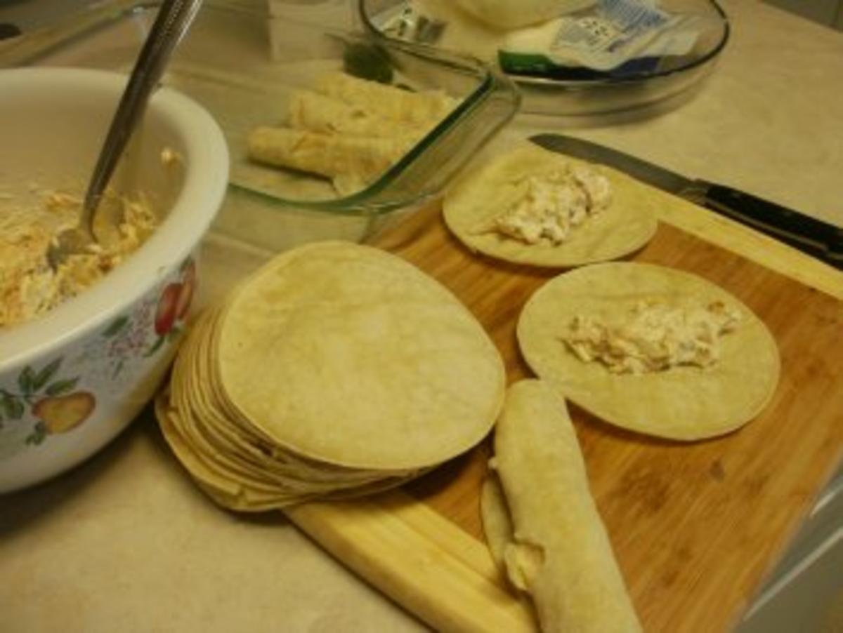 Huhn - Gebackene Enchiladas mit Huhn und Kaese  - Echt Amerikanisch mit Mexicanischen Geschmack- Ein gutes Familien Essen - Rezept - Bild Nr. 3