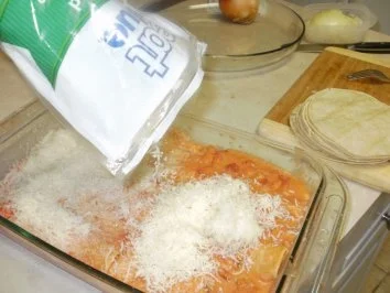 Huhn - Gebackene Enchiladas mit Huhn und Kaese  - Echt Amerikanisch mit Mexicanischen Geschmack- Ein gutes Familien Essen - Rezept - Bild Nr. 6