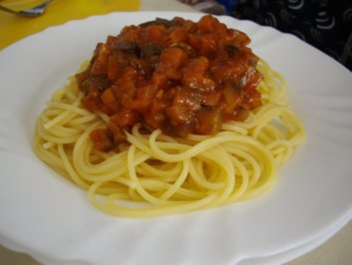 Spaghetti mit Moussaka- Sauce ohne Fleisch - Rezept - kochbar.de