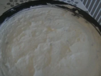 Sahnetorte  mit  fruchtiger  Knusperfüllung - Rezept - Bild Nr. 5