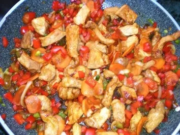 Rezept: FLEISCH: Schweinefleisch süß-sauer Bild Nr. 4 FLEISCH: Schweinefleisch süß-sauer - Rezept - Bild Nr. 4