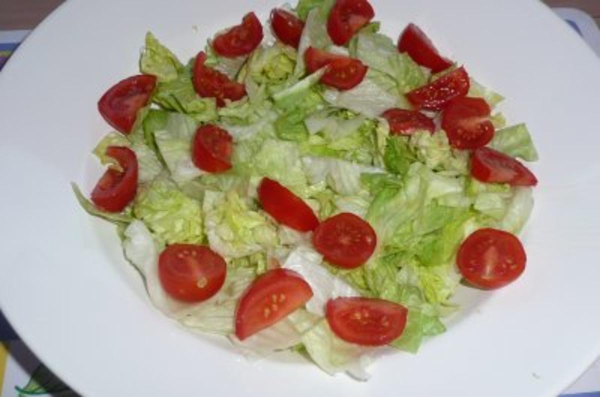 Marinierte Kartoffeln auf Eisbergsalat und Tomaten - Rezept - Bild Nr. 3