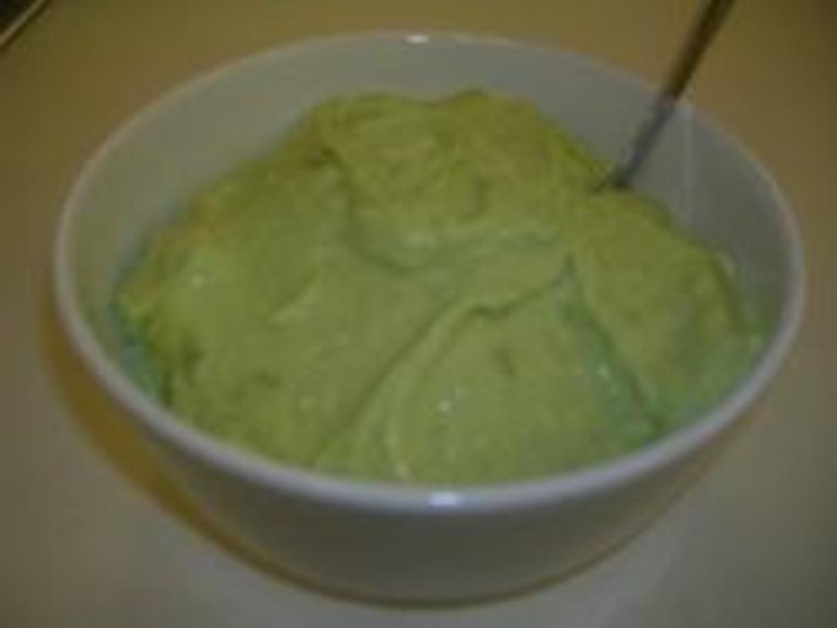 Avocadocreme mit Quark - schnell &amp; einfach - 214 kcal/100g