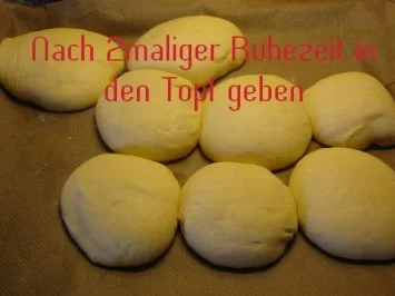 Rezept: Dampfnudeln oder auf Bayrisch "Aufgangene" Bild Nr. 4 Dampfnudeln oder auf Bayrisch "Aufgangene" - Rezept - Bild Nr. 4