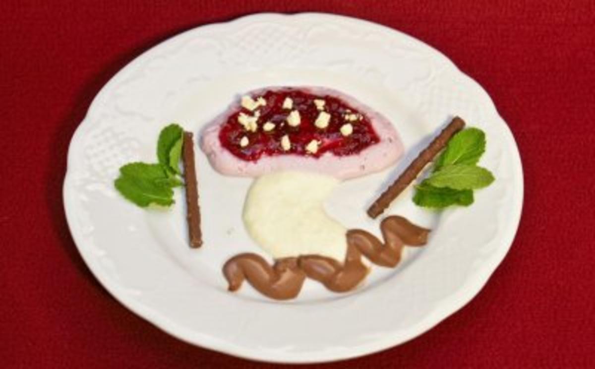 Bilder für Weincreme, Grießpudding und Erdbeermarmelade dazu Schokosoße (Da Hool) - Rezept