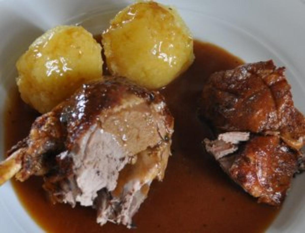 Ente rundum knusprig und zart, ohne Übergießen - Rezept