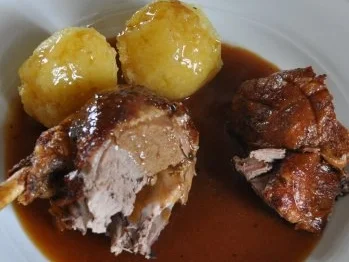 Rezept: Ente rundum knusprig und zart, ohne Übergießen Ente rundum knusprig und zart, ohne Übergießen - Rezept