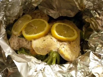 Rezept: Zitronenhühnchen mit Gemüse in der Folie gegart Bild Nr. 8 Zitronenhühnchen mit Gemüse in der Folie gegart - Rezept - Bild Nr. 8